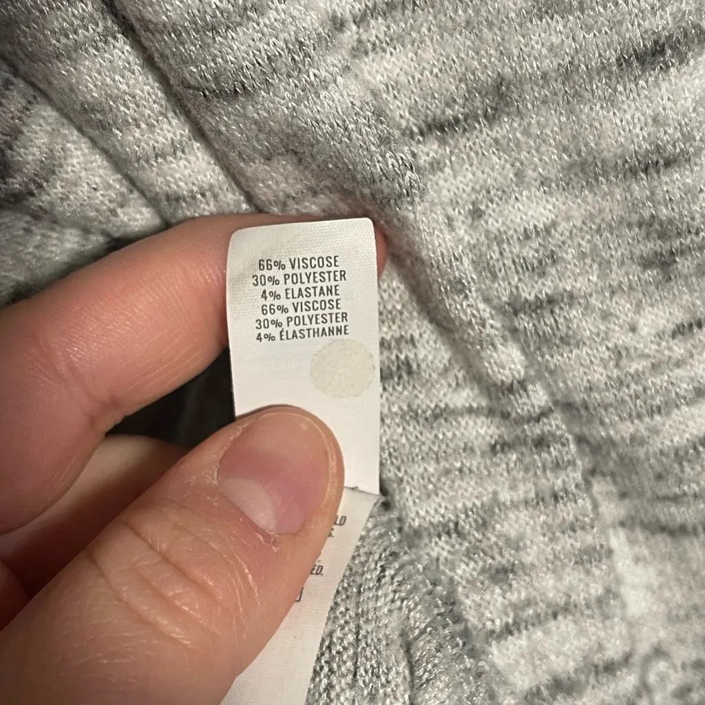 Aerie Woman's Grey Long Sleeve Crewneck Lightweight Shirt Size Small - Image 4