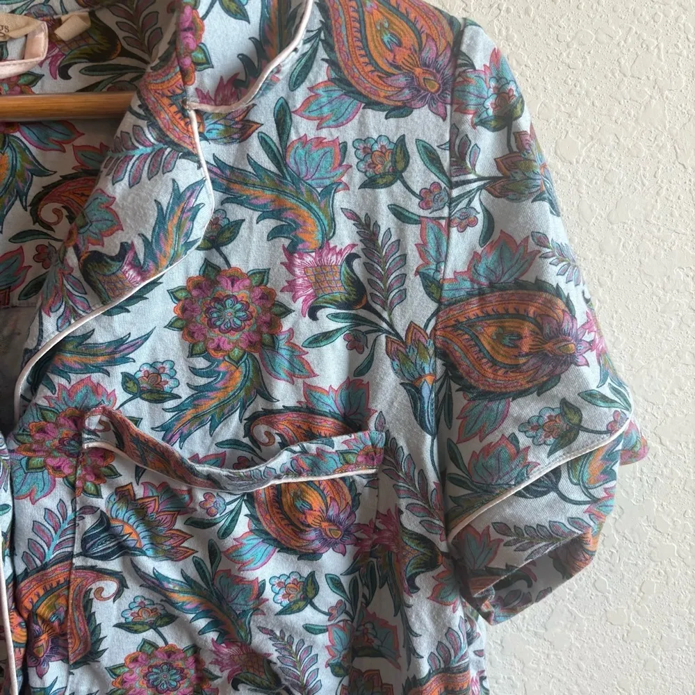 Soft Surroundings Floral Pajama Set with Paisley Design Size Small - Image 4