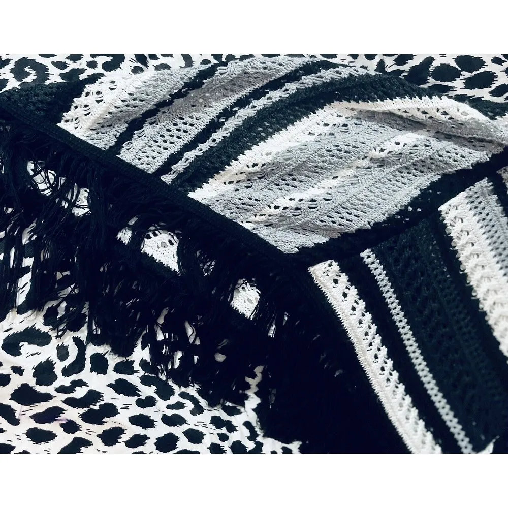 Ladies Fior Lini Black, White And Gray Poncho Sweater One Size Fits All - Image 8