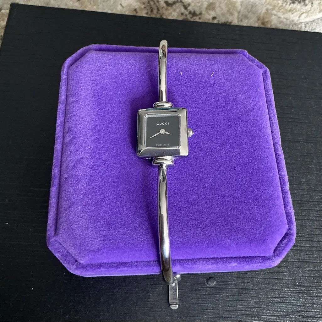 Authentic GUCCI bangle watch ❤️❤️❤️ - Image 10