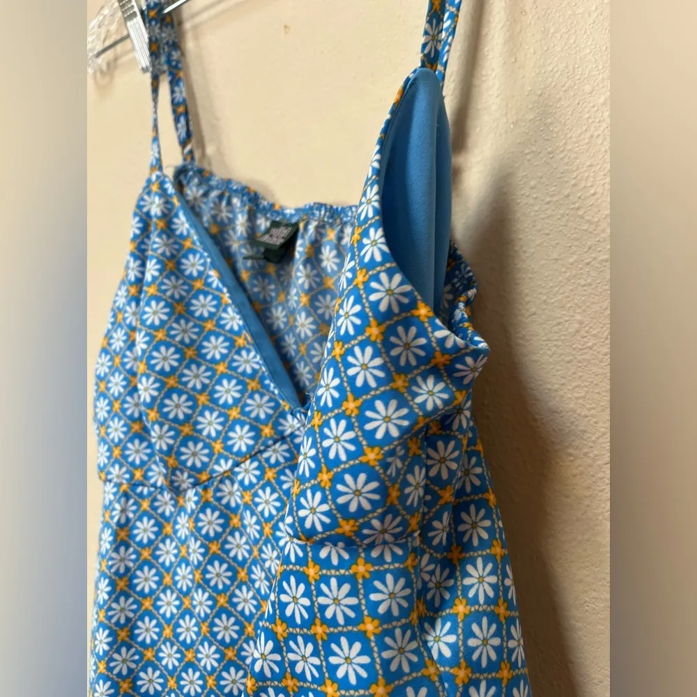 Wild Fable Pastel Blue Floral Cropped Hankerchief Tank Top Size Medium - Image 3