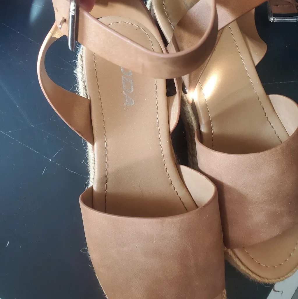 Moda Brown Espadrille Sandals Size 8 - Image 2