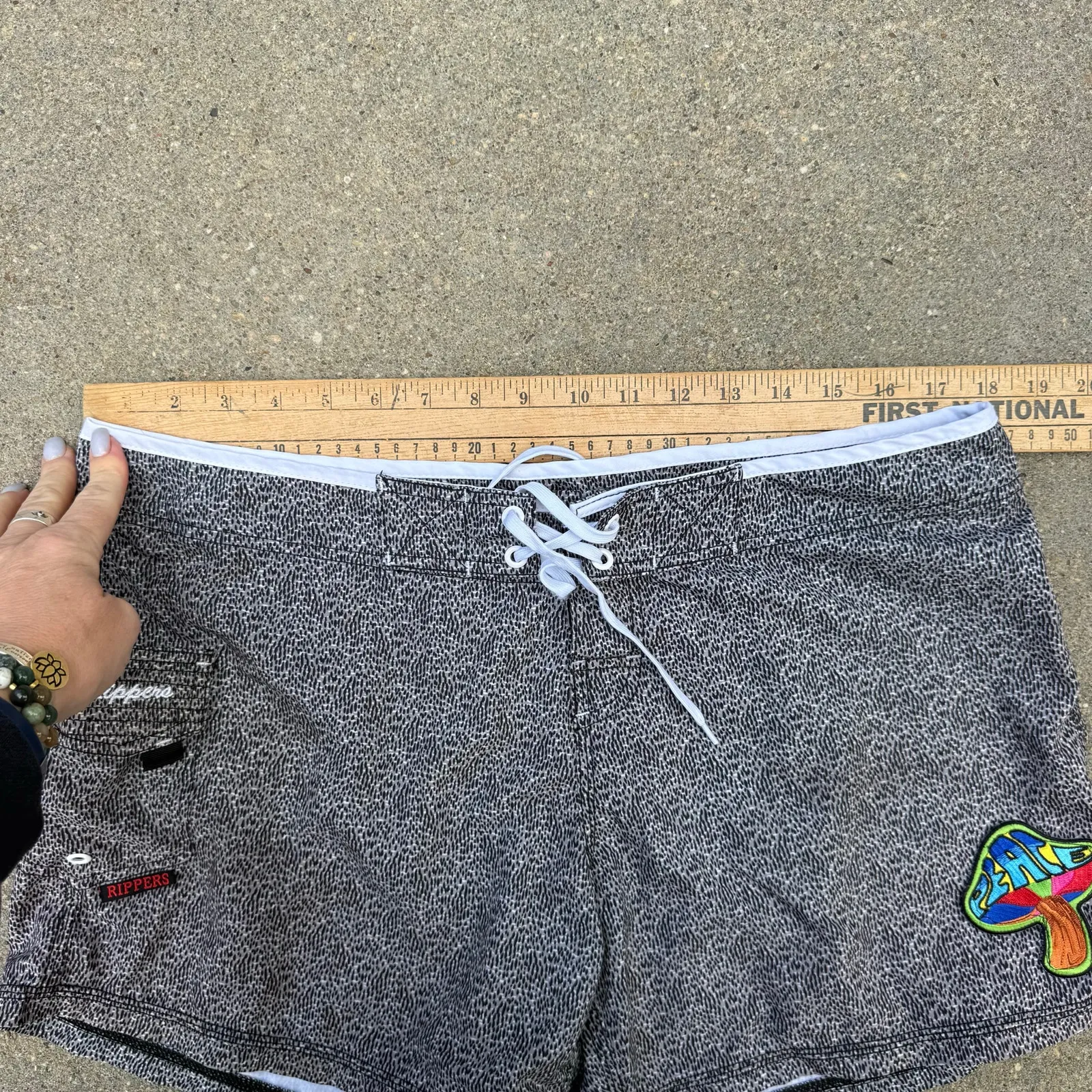 Maui Rippers Board Shorts Swim Surf Trunks Black & White Speckle womens Size 12 - Image 7