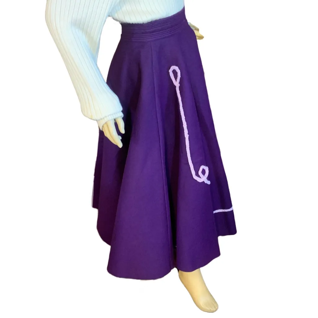 VINTAGE 1950'S BOBBIE BROOKS PURPLE FELT POODLE SKIRT WITH CROCHET DETAILS (S) - Image 3