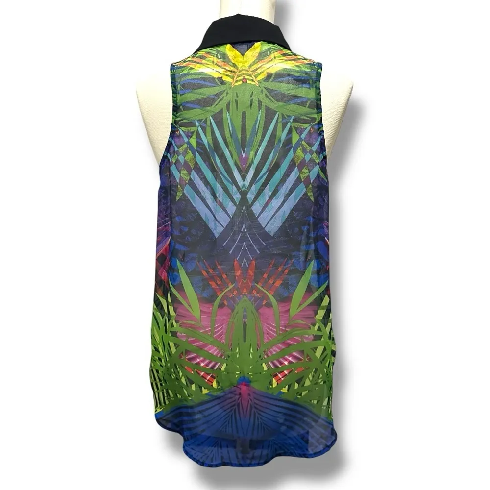 Decree | Sleeveless Button-Down Blouse – Colorful Tropical Jungle Print (Size M) - Image 3