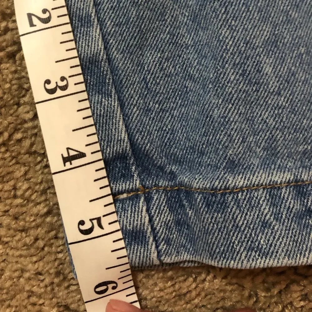 Vintage Christopher & Banks High Rise Light Wash Denim Mom Short Size 10 PC - Image 9