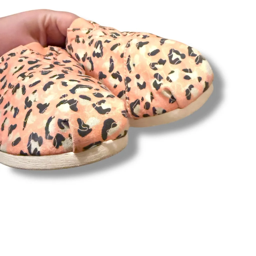 Toms Salmon Pebbled Leopard Print‎ Cloudbound Classic Flat Shoes Sz 10 - Image 6