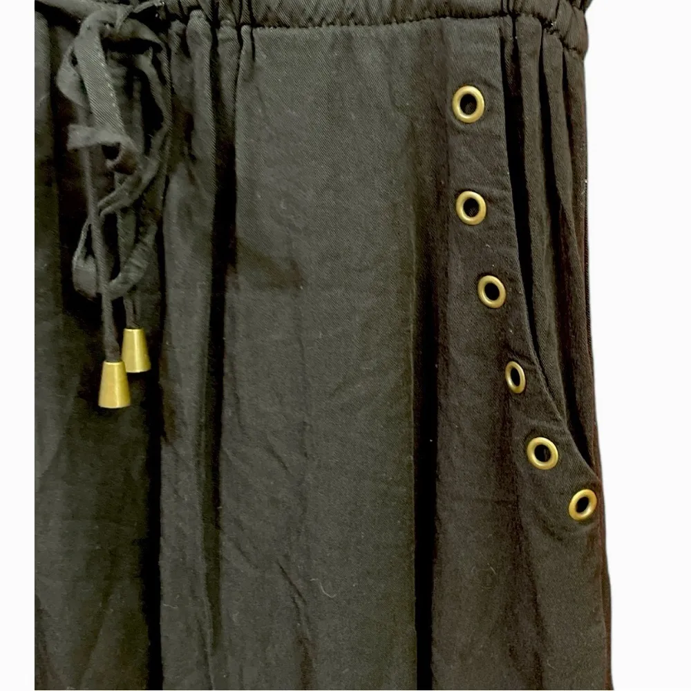 Forever 21 black dress with brass embellishments, pockets in the front size S - Image 4