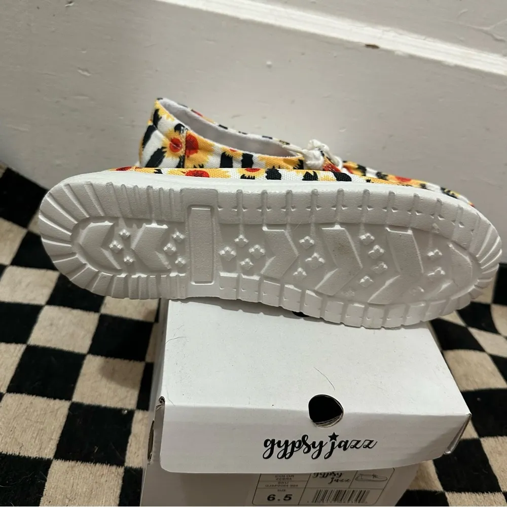 Gypsy Jazz Sunflower Canvas Loafers Yellow Size 6.5 - Image 3