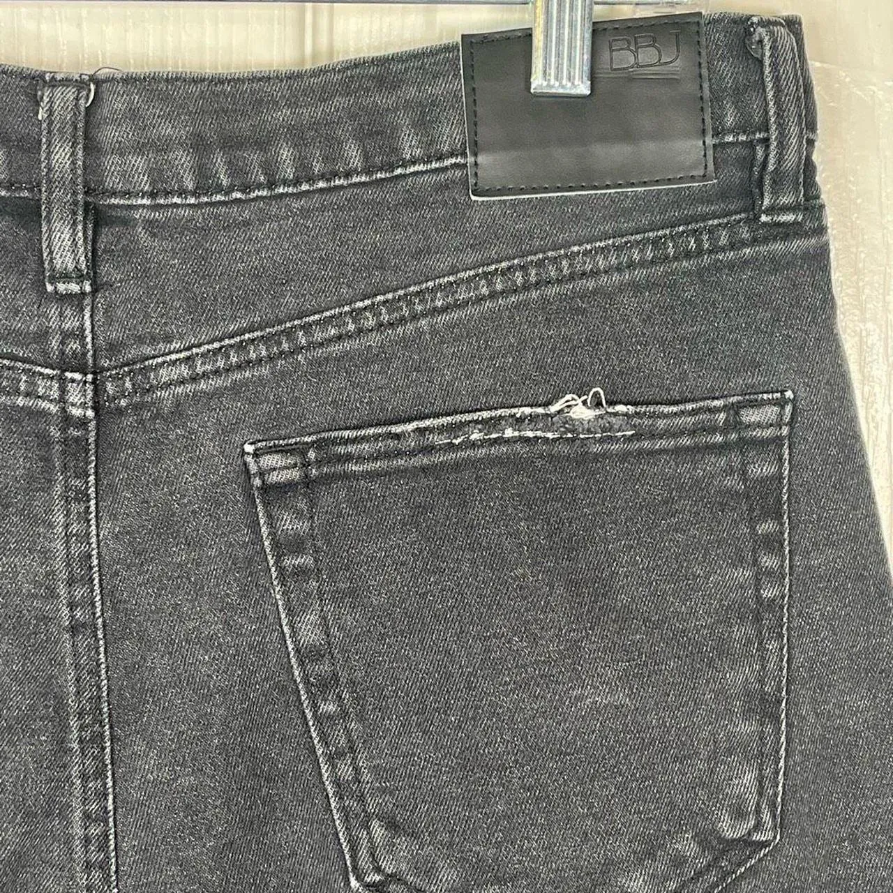 BBJ Los Angeles Distressed Denim Shorts Size 31 - Image 7