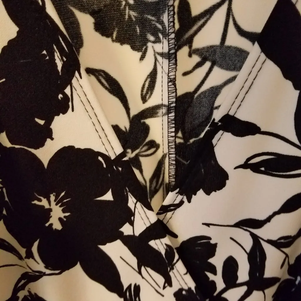 My Michelle Wrap Dress Black White Floral Size Small - Image 4