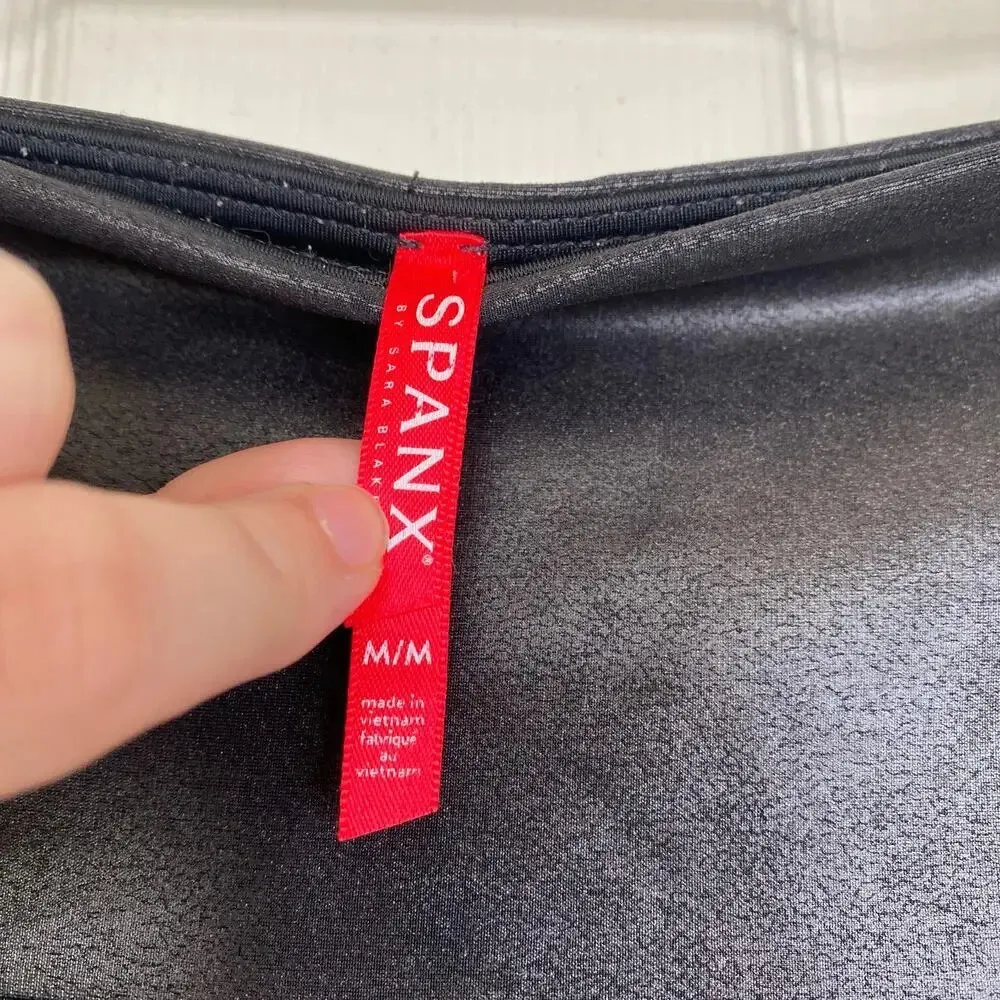 SPANX Faux Leather Leggings Black Matte Size Medium Shaping Contour Vegan - Image 5