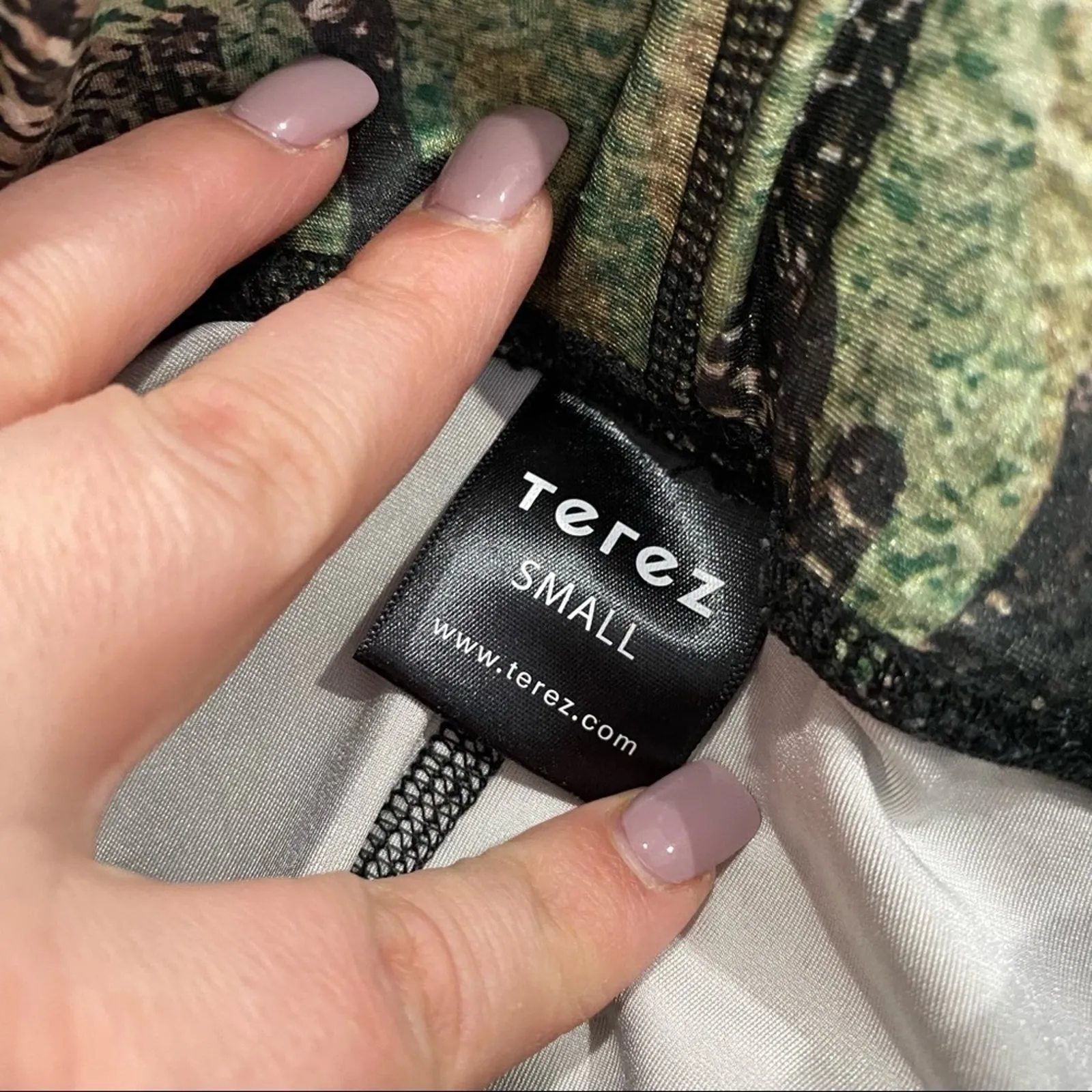 Terez Camo Tall Band Leggings Size S Metallic Green Silver Activewear Gym - Image 9