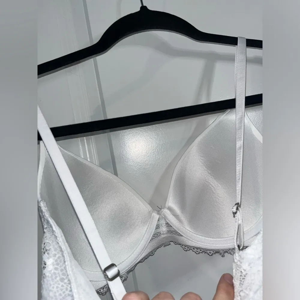 Lucky Brand Padded White Lace Essential Everyday Bra w/ Metal Hardware Size 36B - Image 2