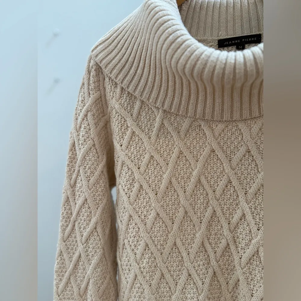 JEANNE PIERRE Textured Cream Long Cozy Sweater Size Medium - Image 2