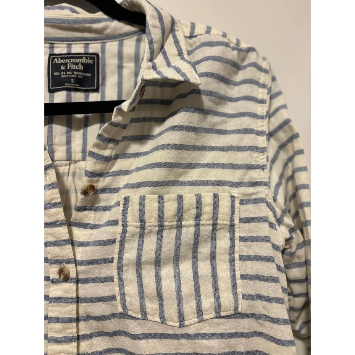 Vintage y2k Abercrombie & Fitch Women's Striped Button-Up - Image 8