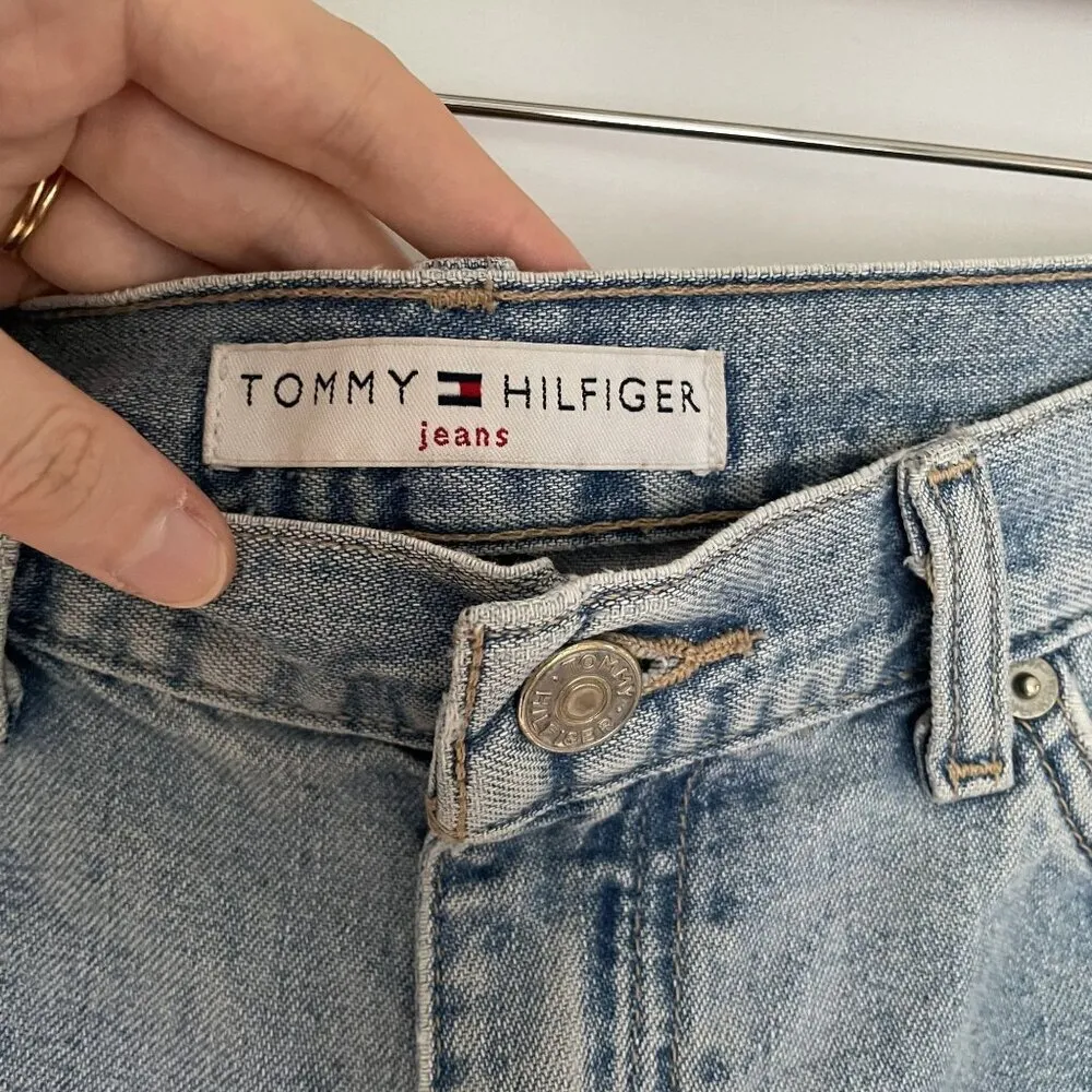 Tommy Hilfiger Denim High-Waisted Womens Jean Shorts Size 8 15.5 Inseam 4 - Image 4