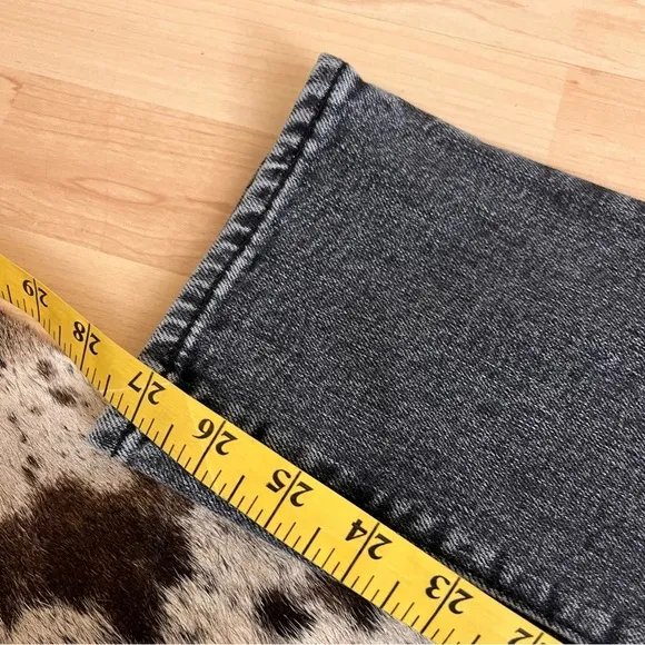 SLVRLAKE‎ Lou Lou Slim Straight Jean In River Moon
Grey Wash Size 27 Gray - Image 12