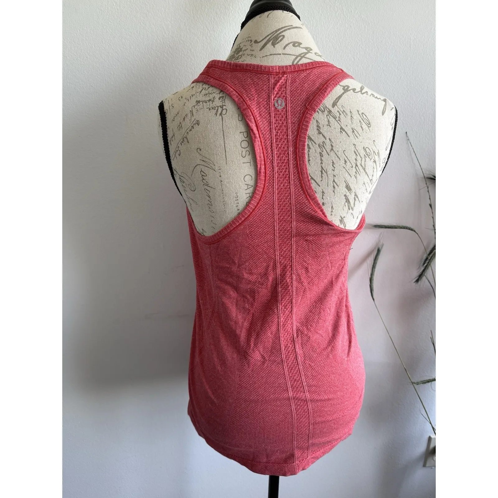 Lululemon‎ Tank Top Womens 10 Run Swiftly Tech Racerback Red - Image 4