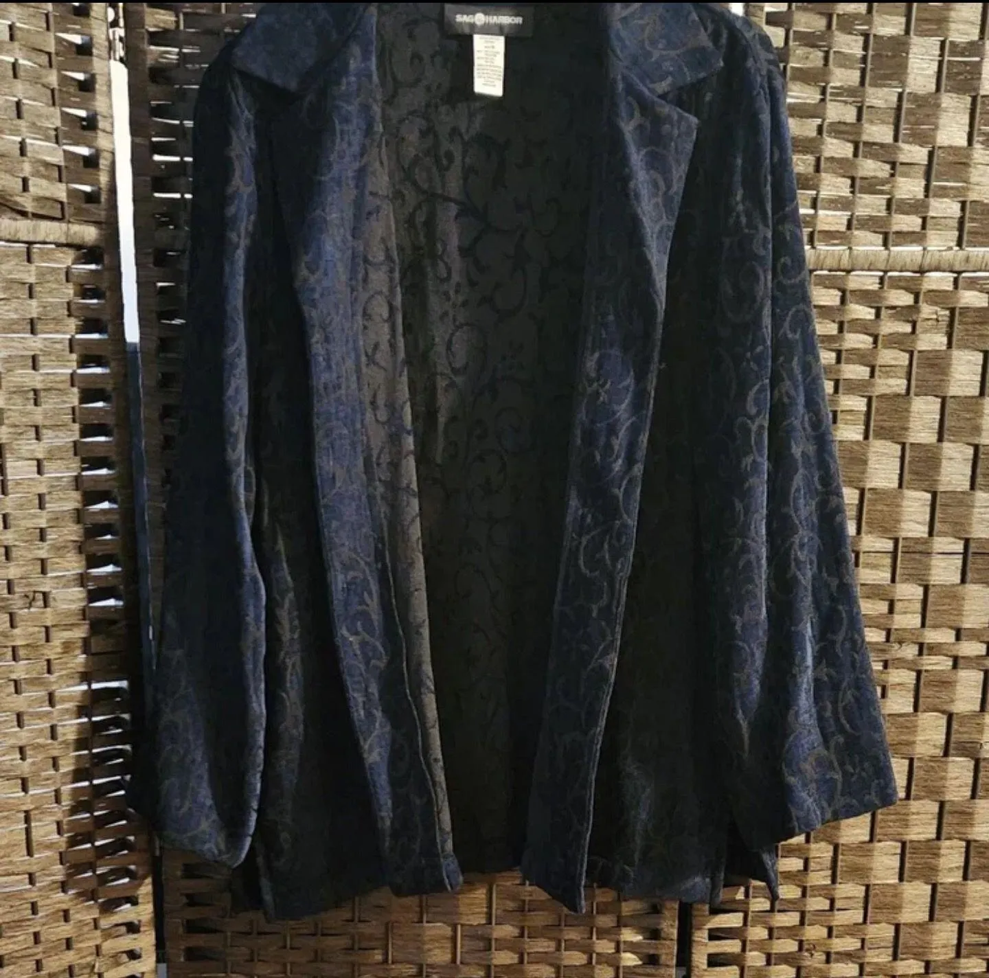 Seasonal Sensations:  Jacquard Print Blazer Jacket - Image 2