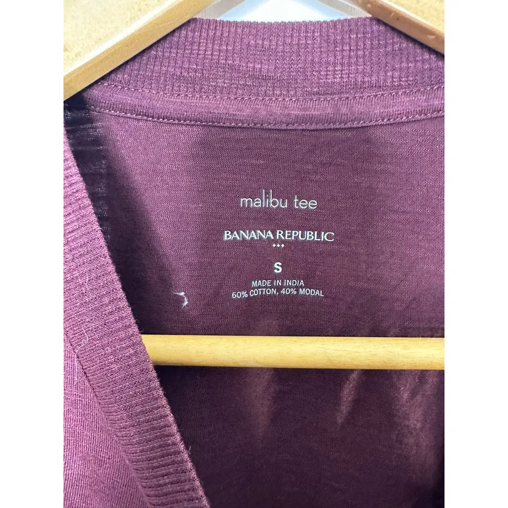 Banana Republic Maroon Malibu Tee Ruffle Cap Sleeves Women's Small NEW - Image 4