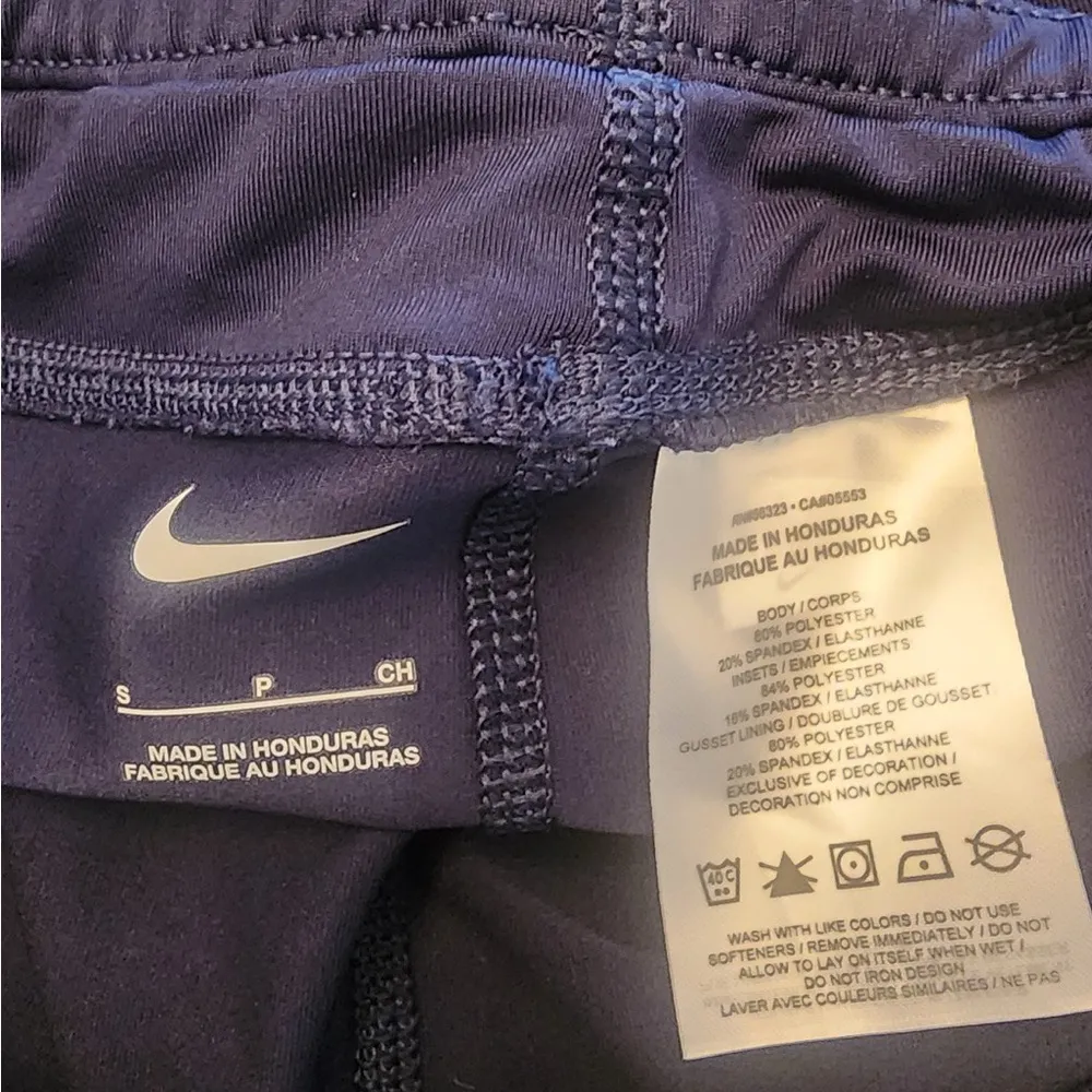 Nike dri fit GameDay navy blue shorts 3.75 inch Inseam size small - Image 3