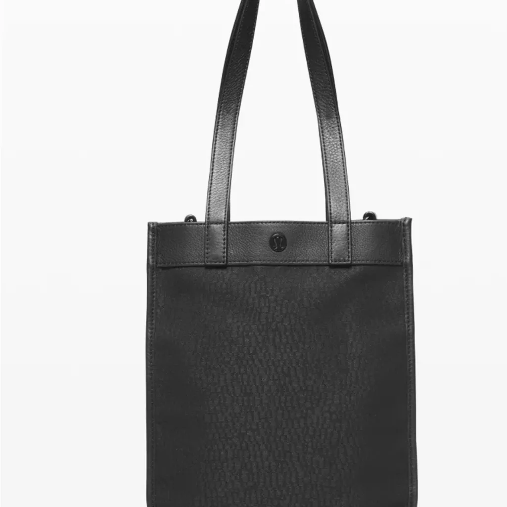 Lululemon tote handbag now and always tote black cowhide leather trim canvas - Image 2