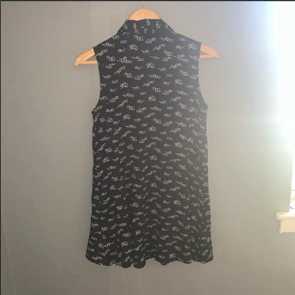 Anthro 11.1.TYLHO black sunglass sleeveless top - Image 7