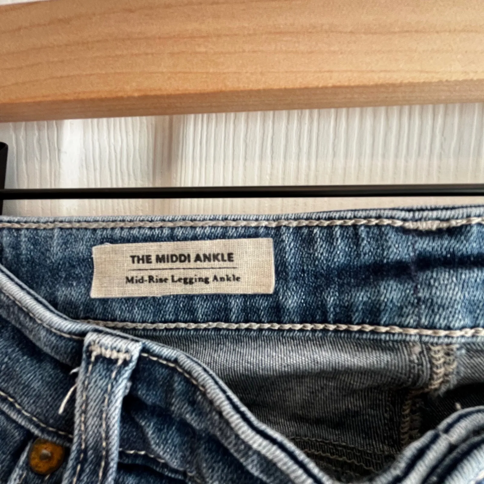 Luxury Adriano Goldschmied Mid Rise Embroidered Women's Jeans 31R  Designer - Image 5