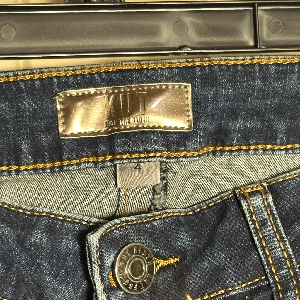 Kut From the Cloth Women's Stevie Straight Leg Medium Blue Wash Jeans Size 2 NWT - Image 6