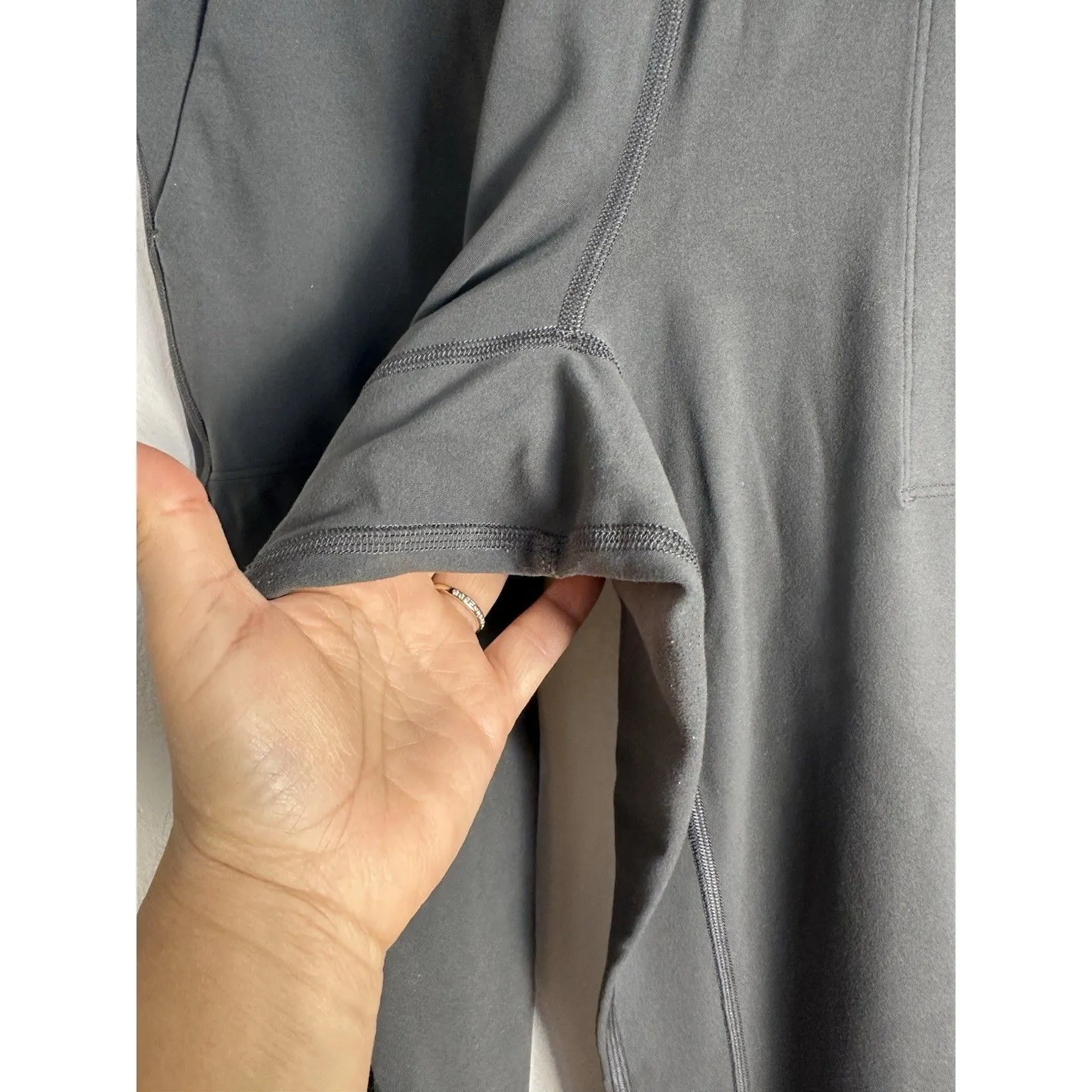 Lululemon Women's Align Jogger Pants 28" Size 6 Graphite Grey Black - Image 6