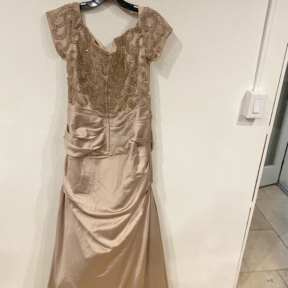 NWT La Femme Lace Back Satin Trumpet Gown Size 14 - Image 6