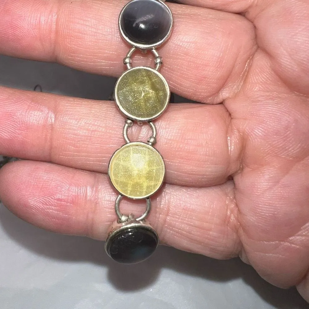 Liz Claiborne Vintage Silver Tone And Stone Bead Bracelet and Earring Set - Image 6