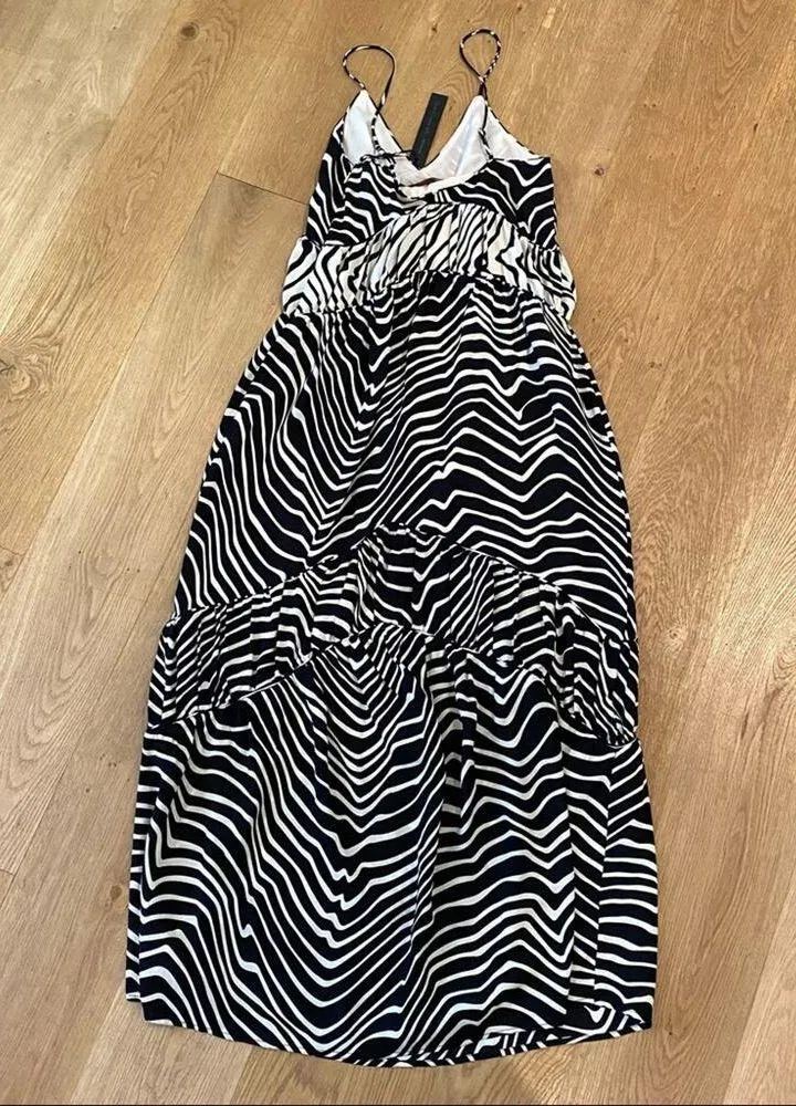 House of Harlow 1960 X Revolve Maxi Dress in Black & Ivory - Image 11