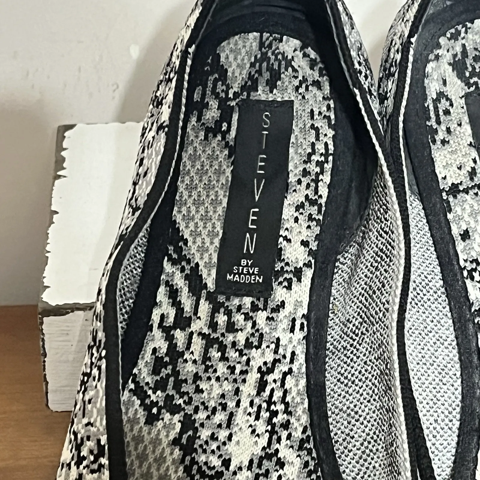 Steven By Steve Madden Pointed Toe Ballet Flats Black & White Size 9.5 M - Image 4
