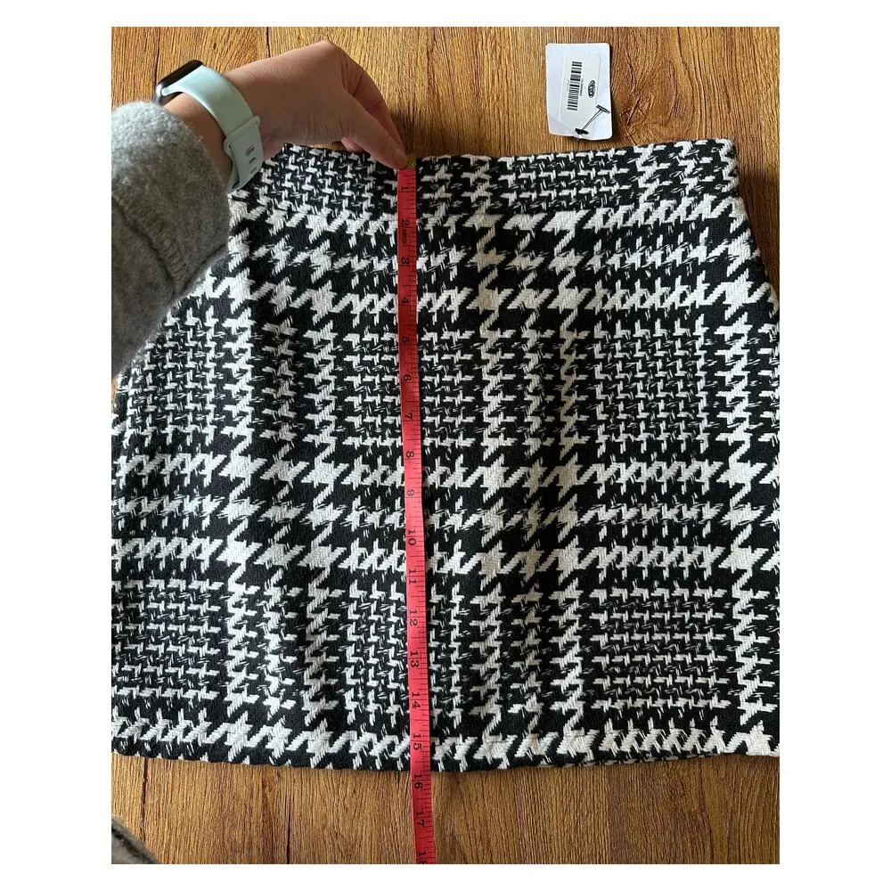 HYFVE Houndstooth Patterned Mini Skirt Size Medium NWT - Image 5