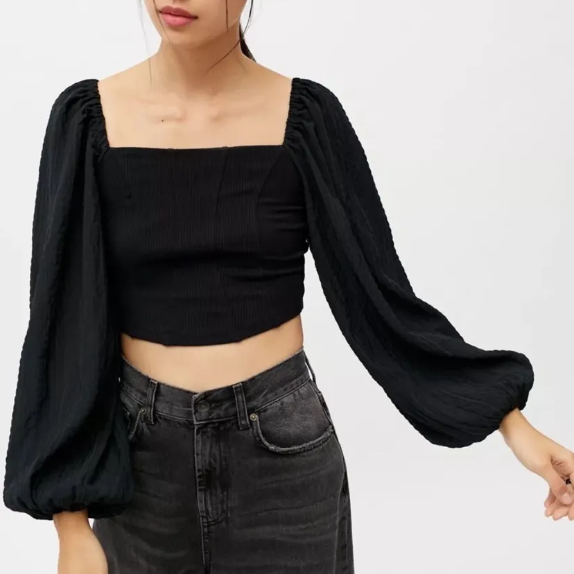 Urban Outfitters Claudia Black Balloon Sleeve Cottagecore Crop Top SZ S BOHO - Image 4
