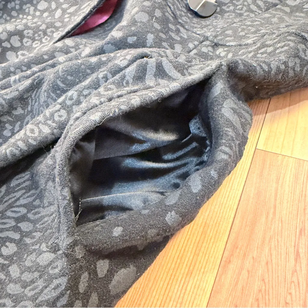 Betsey Johnson Women’s Embossed Black Animal Print Pea Coat Velour Collar 12 - Image 10