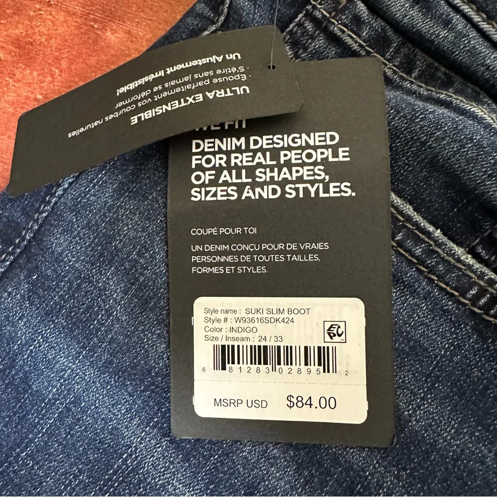 NWT Silver Jeans Women's Dark Blue Flare Suki Jeans - Image 5