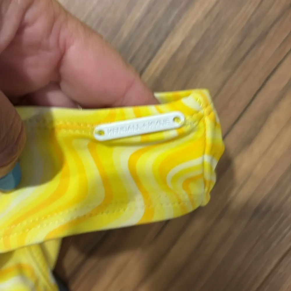 Kendall and Kylie yellow swirl bikini - Image 6