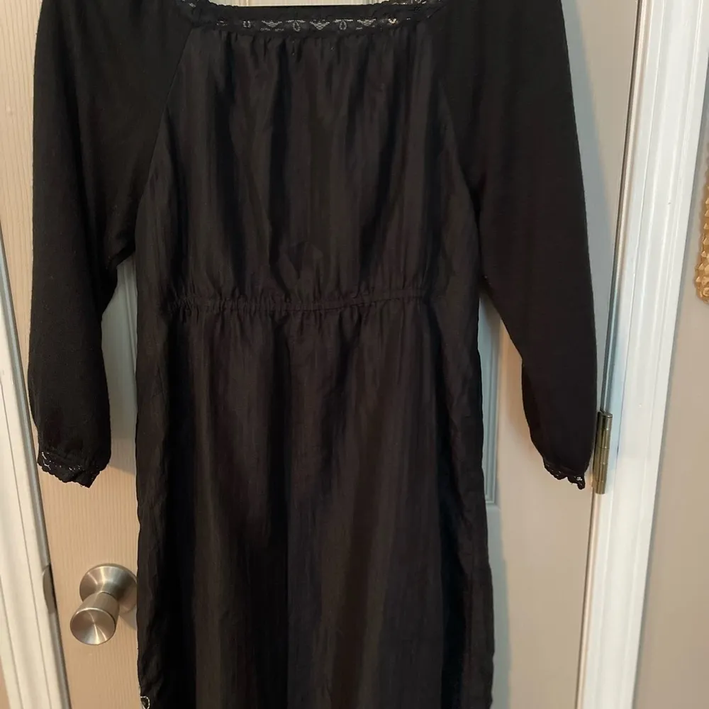 Lulumari drawstring empire waist dress with embroidered floral appliqués. - Image 8