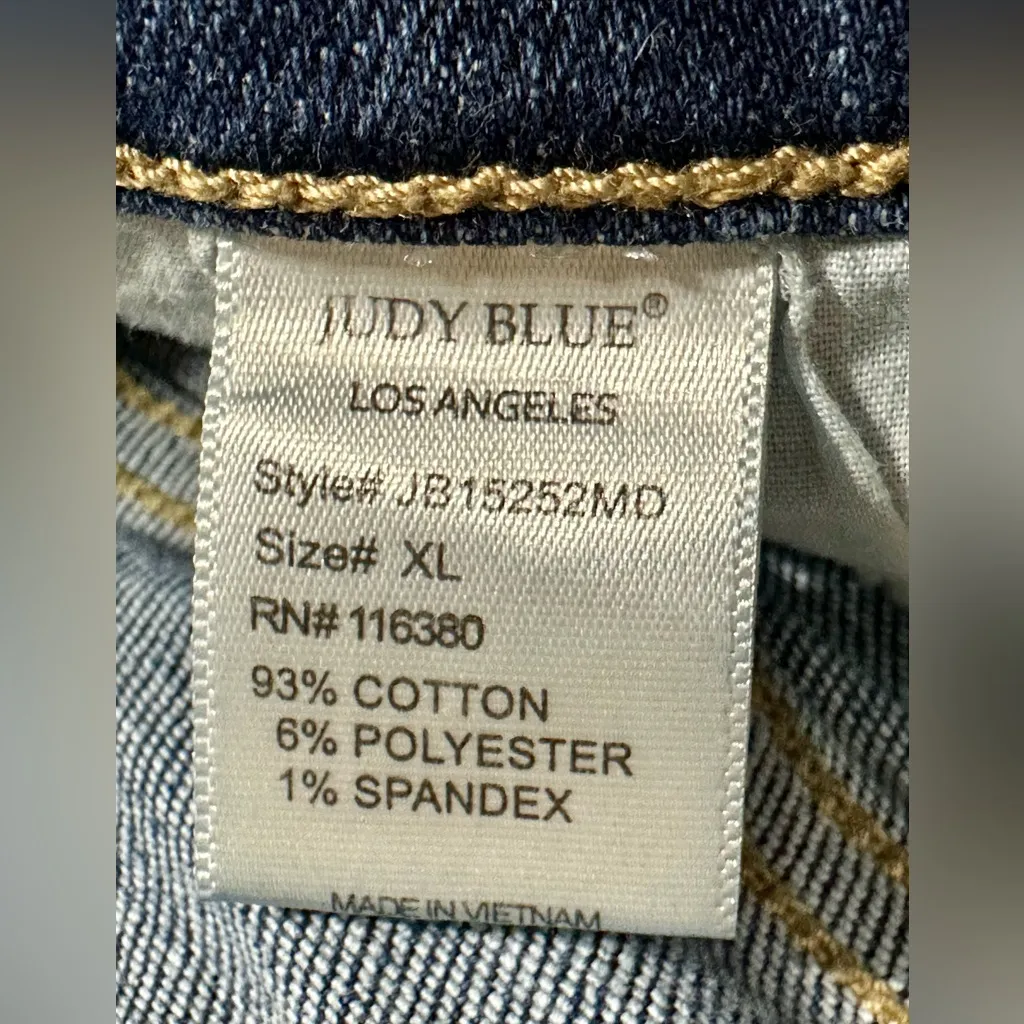 JUDY BLUE SUNNY DAYS HIGH RISE FRAYED SEAM JEAN SHORTS Size XL 15/32 - Image 11