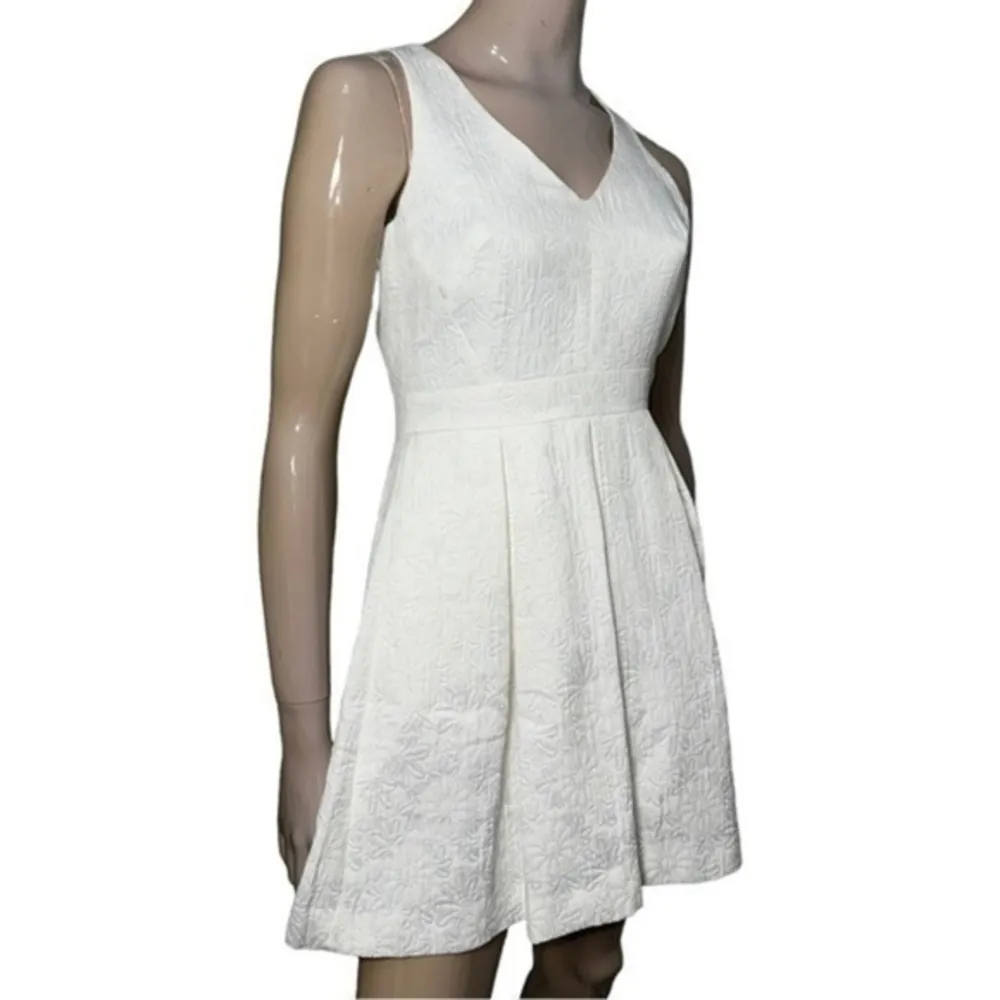 Jack Wills Women’s Size 2 White Floral Jacquard V-Neck Tank Fit Flare Dress - Image 3