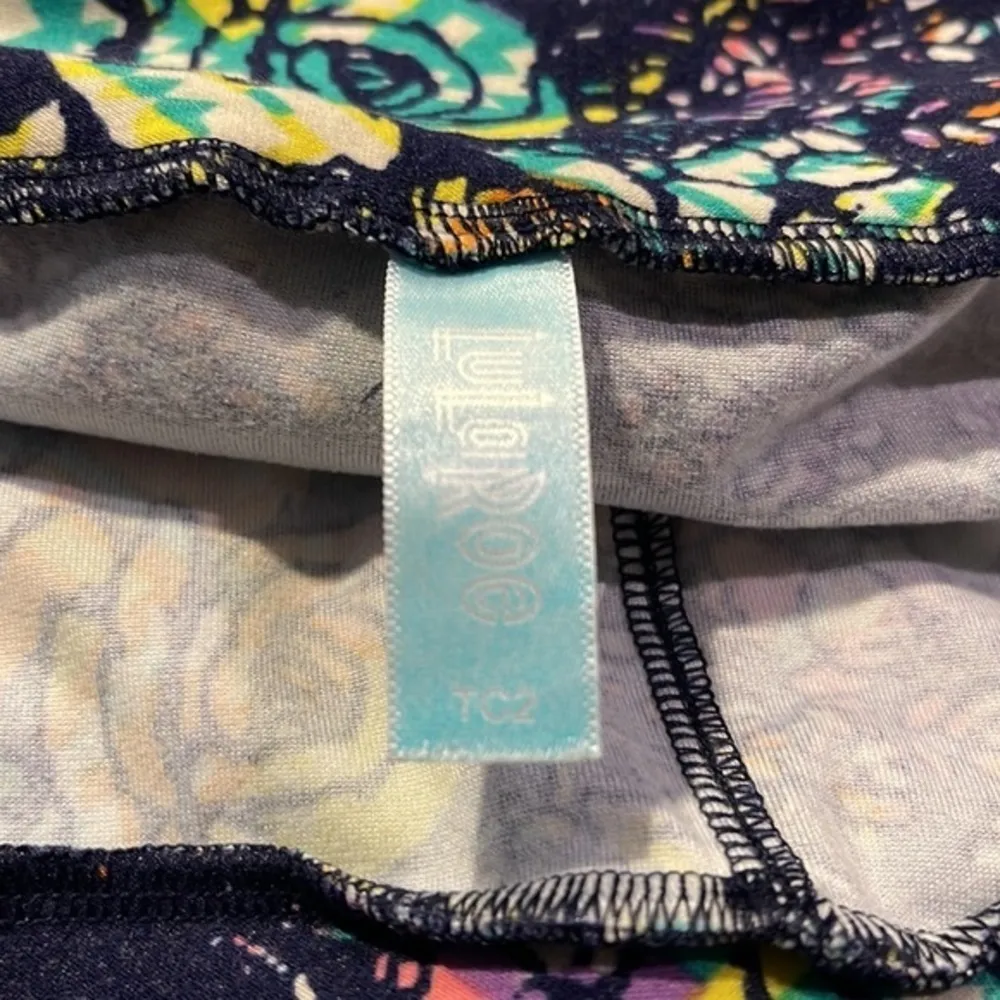 Lularoe Beauty & The Beast Navy Rose Leggings Tall Curvy 2 GUC #7622 - Image 2