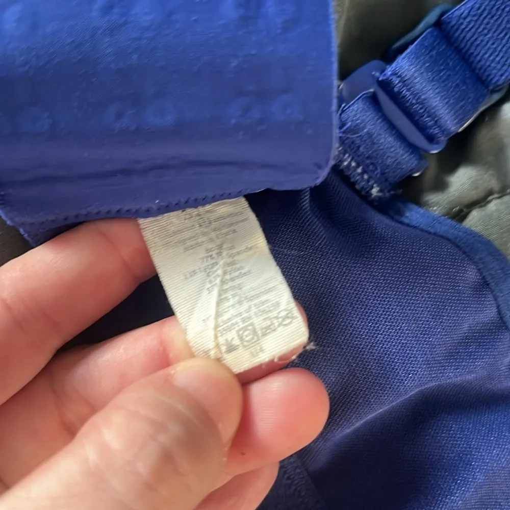 Lululemon Ta Ta Tamer Bra Pigment Blue Size 32C - Image 4