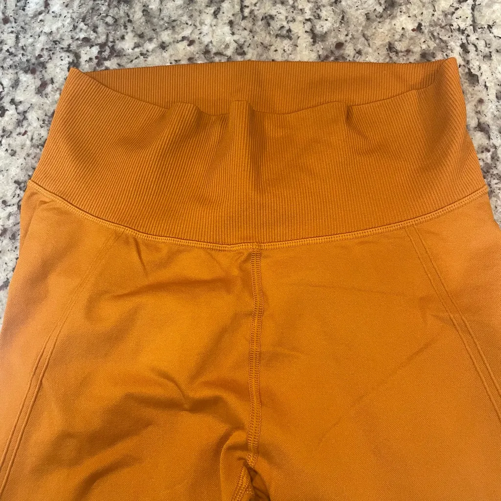 All in Motion Vibrant Orange Leggings - Image 3