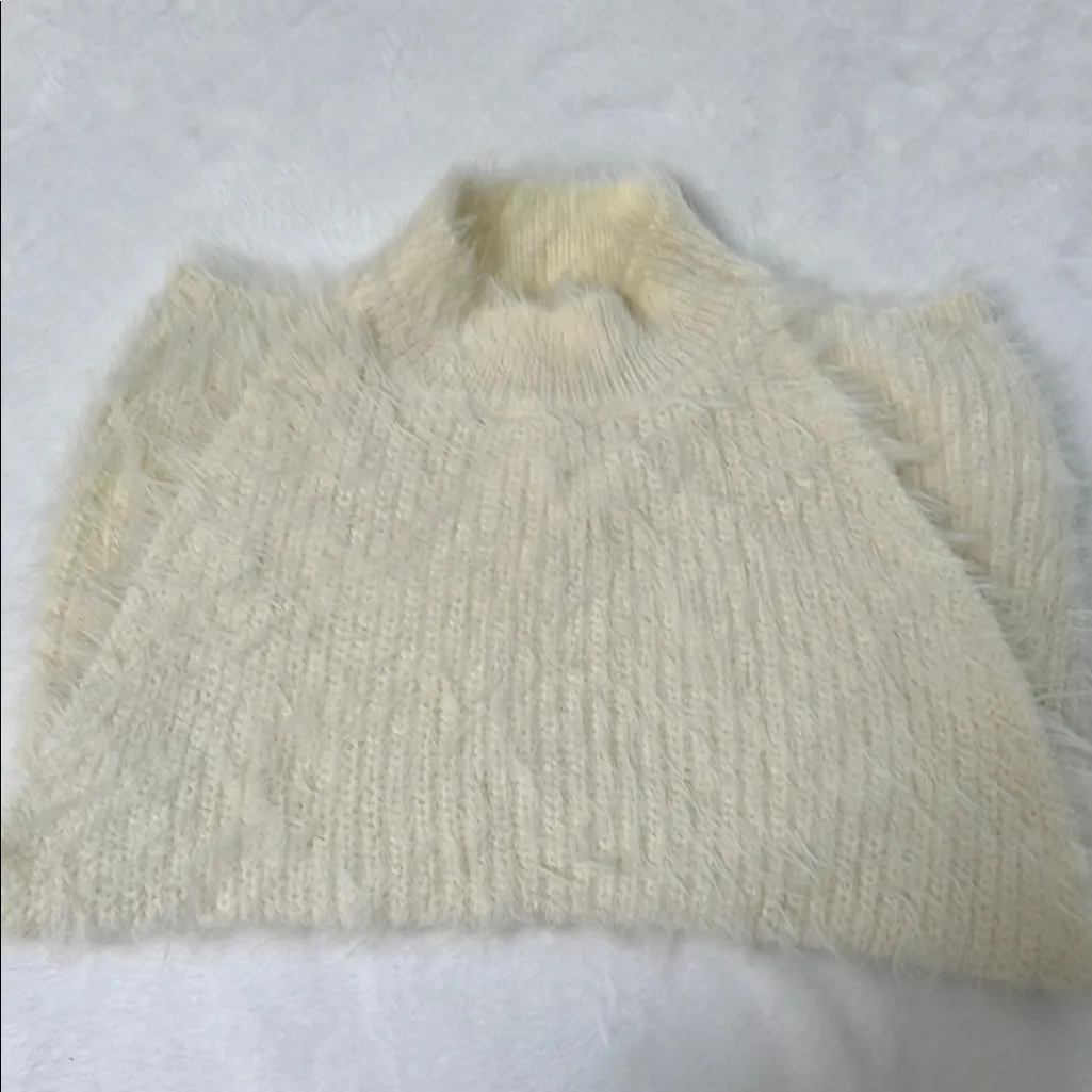 Zara Cream Fuzzy Tank Top - Image 4