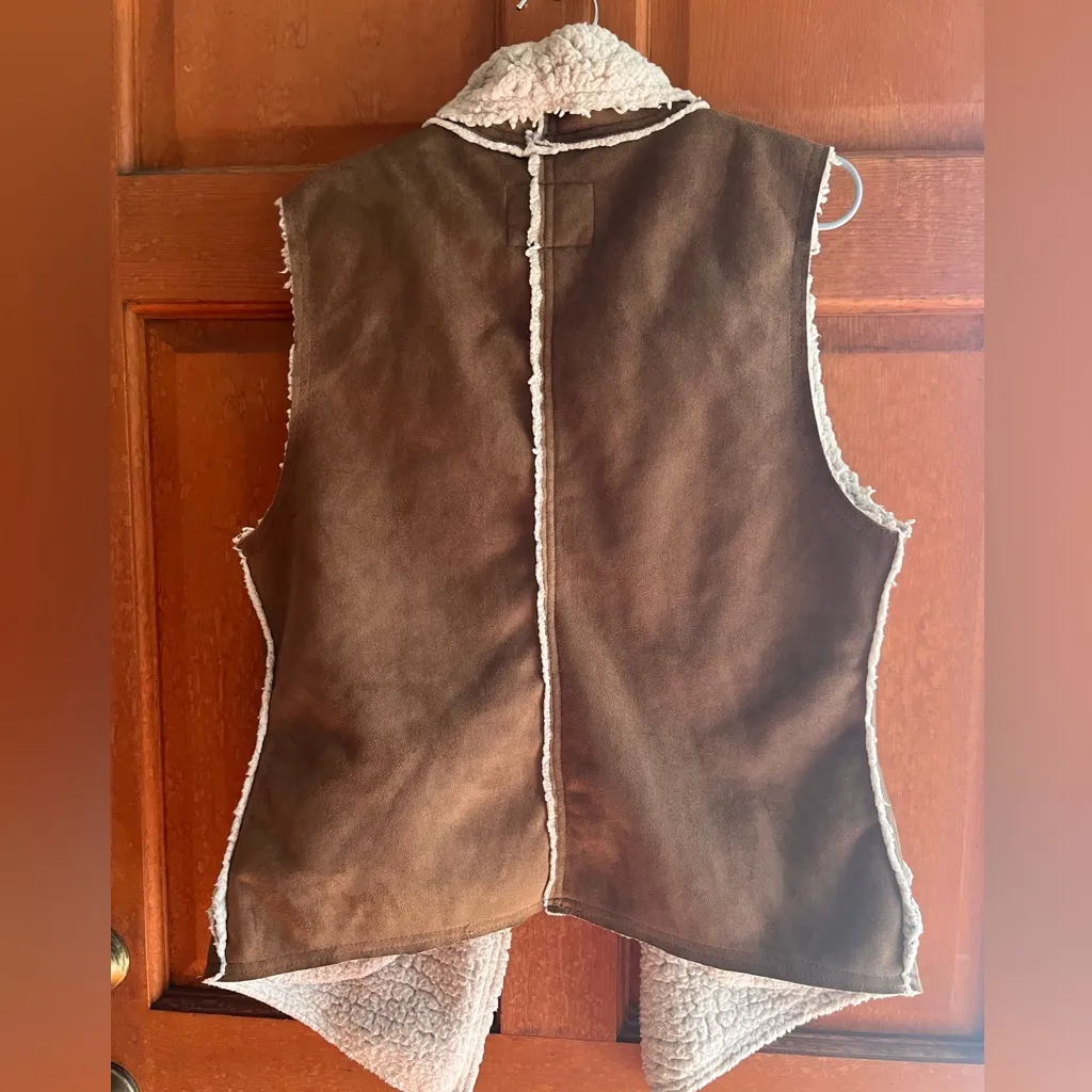 Sanctuary Brown Shearling Vest - Image 4