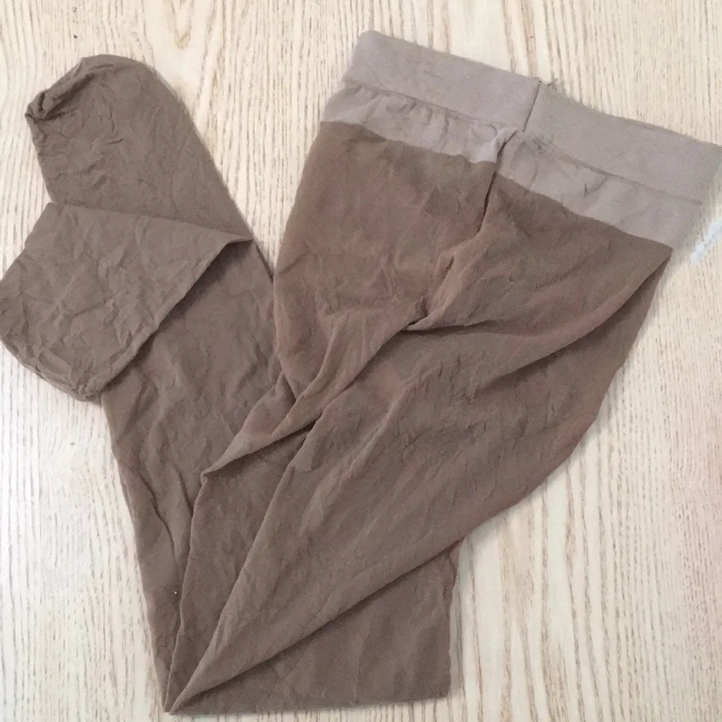 New Hooters Girl Uniform Peavey Btand (1) Pair of Pantyhose Suntan Maternity Tan - Image 7