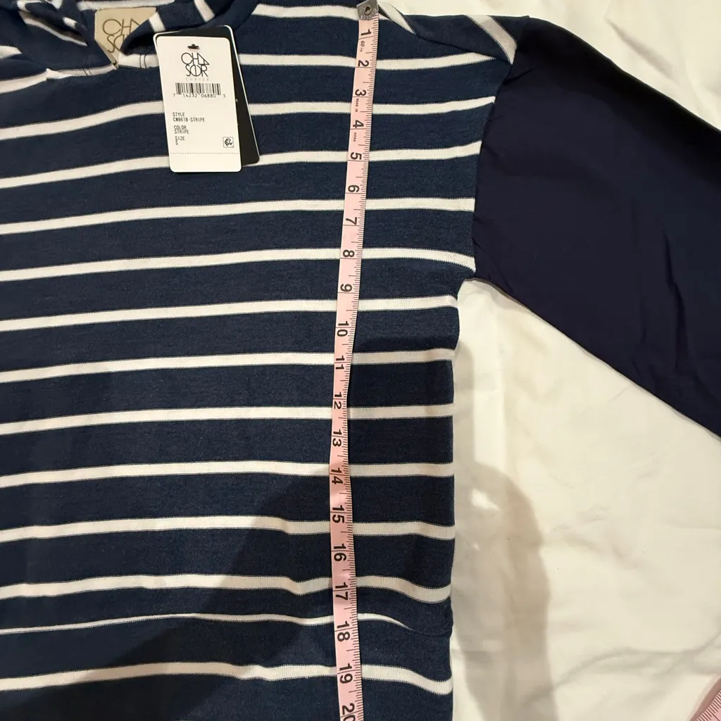 Women’s leisure hooded sweater size small  NWT - Image 6